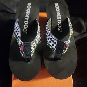 ROCKET DOG WEDGE SANDALS SIZE 9 WIDE BAND